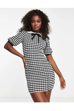 Miss Selfridge Vestito con colletto in bouclé bianco e
