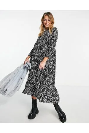Glamorous Vestito grembiule lungo nero a fiori bianchi