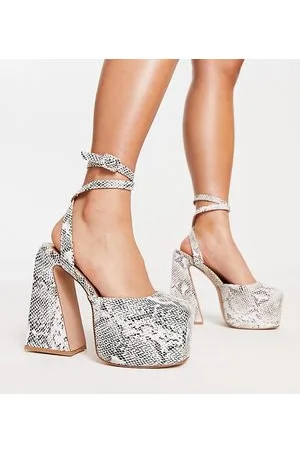 Simmi Wide Fit Simmi London Wide Fit - Adley - Sandali a pianta larga con tacco e plateau grigi pitonati