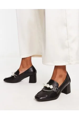 Urban Revivo Mocassini neri con tacco e perle
