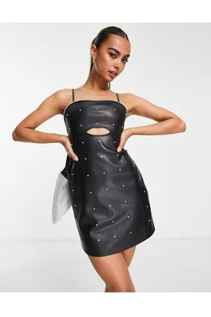 Miss Selfridge Vestito corto in pelle sintetica con cut-out e strass