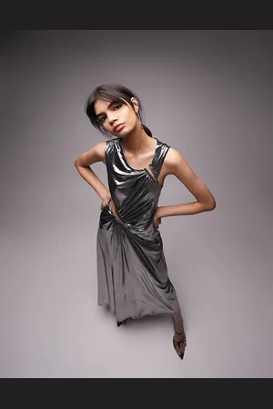 Topshop Vestito midi asimmetrico metallizzato con cut-out