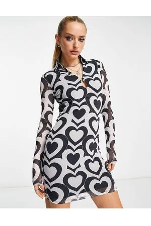 VIOLET ROMANCE Vestito corto in rete con stampa a cuori e colletto