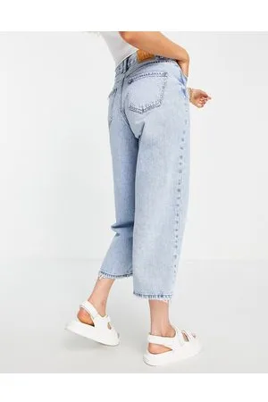Stradivarius Jeans corti in denim lavaggio chiaro