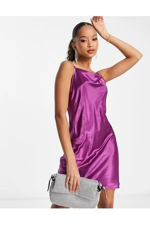 Urban Revivo Vestito sottoveste corto in raso con scollo ad anello