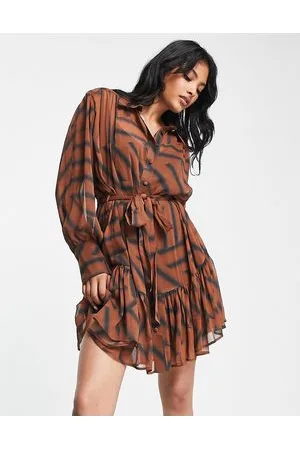 Topshop Vestito camicia corto a pieghe con stampa astratta e allacciatura sul davanti