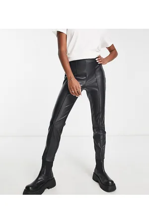 ASOS ASOS DESIGN Petite - Pantaloni a sigaretta elasticizzati in pelle sintetica neri