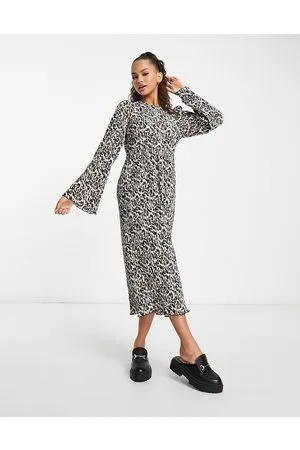 Monki Vestito midi punto smock a maniche lunghe con stampa leopardata