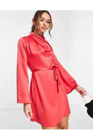 River Island Vestito corto accollato in raso