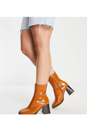 ASOS Wide Fit - Reform - Stivaletti a pianta larga con tacco medio color cuoio in vernice