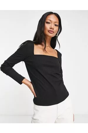 NA-KD Top a coste con scollo quadrato