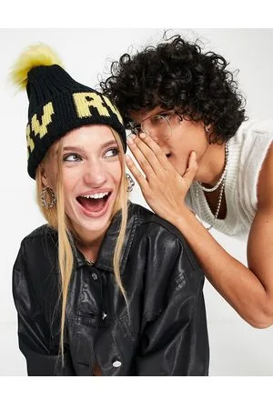 Reclaimed Berretto unisex e giallo con logo e pompon in pelliccia sintetica