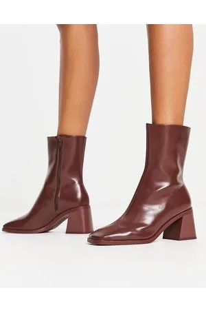 Monki Stivaletti color cioccolato con tacco