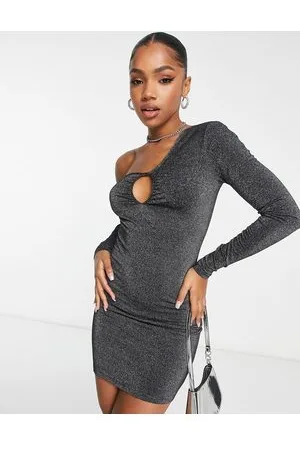 Pieces® Esclusiva - Vestito corto a spalle scoperte glitterato con apertura a goccia