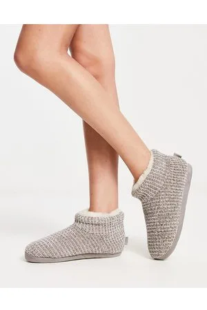 Totes Pantofole stile stivaletto in maglia grigie a trecce