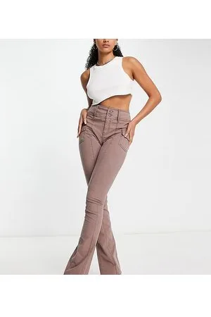ASOS ASOS DESIGN Tall - Pantaloni a zampa color visone con tasche cargo