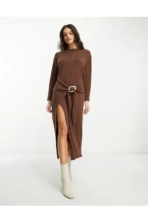 ASOS Vestito lungo a maniche lunghe ultra morbido con dettaglio drappeggiato stile pareo marrone cioccolato