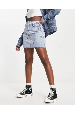 Tommy Hilfiger Minigonna di jeans lavaggio chiaro con logo ripetuto
