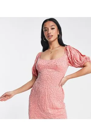 ASOS ASOS DESIGN Petite - Vestito corto con maniche a sbuffo color pesca decorato con paillettes