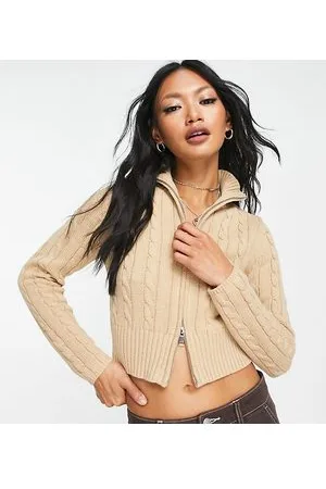 Reclaimed Inspired - Maglione a trecce taglio corto beige con zip