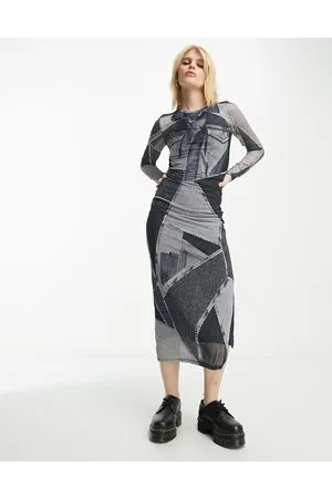 Bershka Vestito in rete con gonna al polpaccio scuro con motivo patchwork stile denim