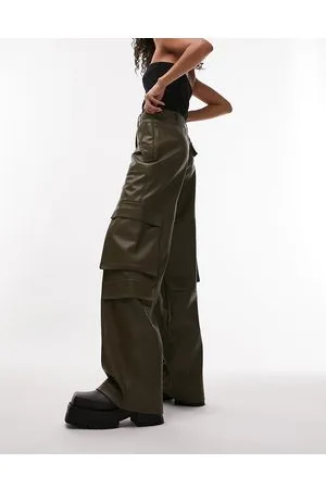 Topshop Pantaloni cargo multitasche in pelle sintetica kaki scuro