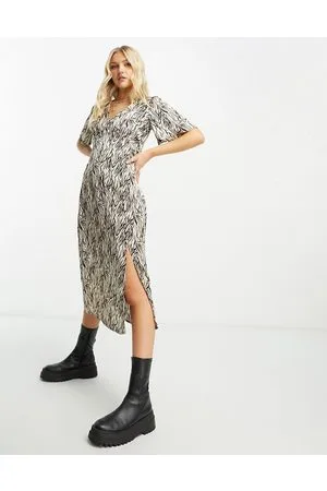 New Look Vestito midi marrone con stampa zebrata e spacco laterale