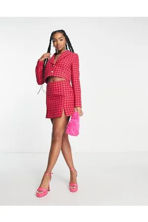 Miss Selfridge Blazer taglio corto bouclé e rosso con motivo pied de poule in coordinato