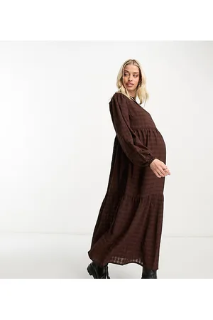 Violet Romance Maternity Vestito grembiule marrone cioccolato a balze con gonna al polpaccio