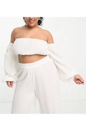 ASOS ASOS DESIGN Curve - Crop top da spiaggia con spalle scoperte e maniche voluminose rimovibili in garza bianca in coordinato