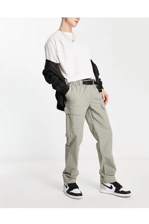 New Look Pantaloni cargo multitasche kaki con cintura a clip