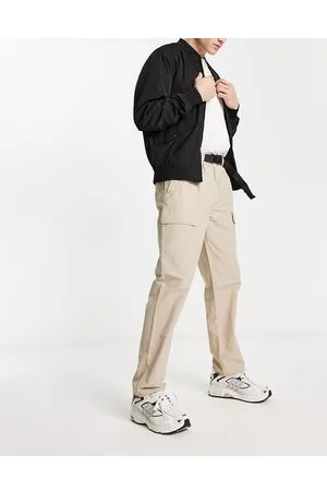 New Look Pantaloni cargo multitasche color pietra con cintura con chiusura a clip