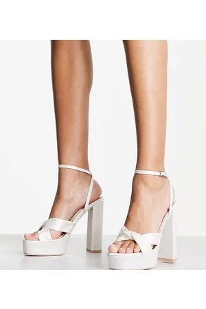 Be Mine Wide Fit Be Mine - Margot - Sandali con tacco e plateau a pianta larga in raso color avorio