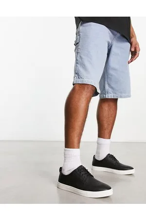 ASOS Scarpe derby con lacci in pelle sintetica nere con suola bianca