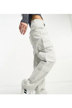 Bershka Petite - Pantaloni cargo pallido con coulisse in vita