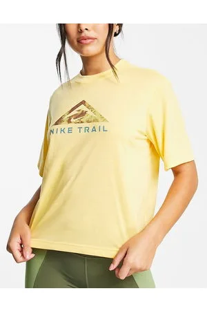 Nike Trail - T-shirt gialla con logo