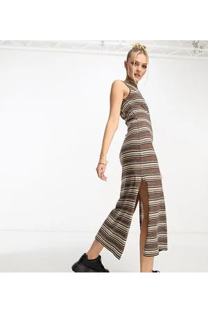 COLLUSION Vestito lungo marrone a righe con intaglio sullo scollo