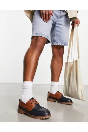 ASOS Scarpe da barca in pelle sintetica color cuoio e blu navy a contrasto