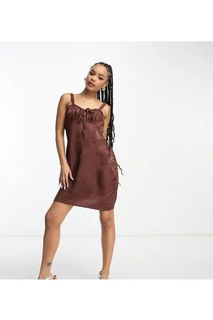 Heartbreak Vestito corto in raso jacquard marrone cioccolato con spalline sottili
