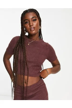 Miss Selfridge Crop top a maniche corte in maglia soffice marrone in coordinato