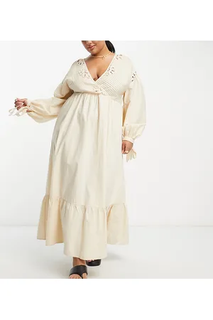 ASOS Donna Vestiti lunghi - ASOS DESIGN Curve - Vestito lungo in cotone all'uncinetto color crema vintage con pinces