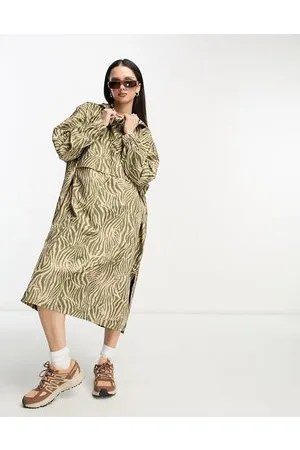 Noisy May Droplets - Poncho impermeabile taglio lungo con stampa zebrata color cammello