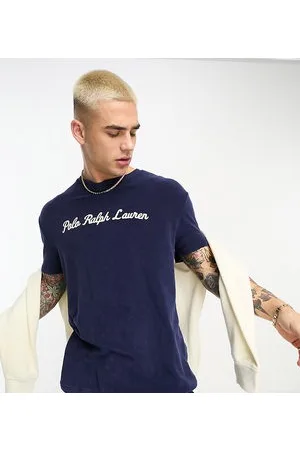 Ralph Lauren T-shirt in spugna con stampa del scritta del logo sul petto con colletto - In esclusiva per ASOS