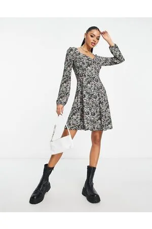 QED London Vestito corto svasato a fiori con scollo a cuore