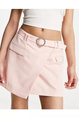 Miss Selfridge Minigonna pallido asimmetrica con fibbia a forma di cuore in strass