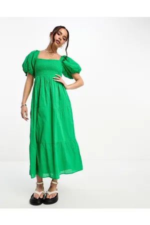 New Look Vestito midi a balze arricciato con maniche a sbuffo acceso plumetis