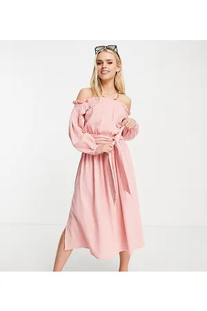 ASOS ASOS DESIGN Petite - Vestito lungo da mare super stropicciato color cipria con spalle scoperte