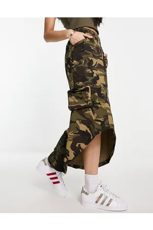 Urban Revivo Gonna midi cargo mimetica con zip sul davanti