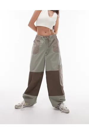 Topshop Pantaloni cargo stile paracadutista oversize kaki con motivo patchwork