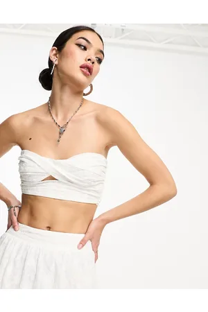 Emory Park Crop top a fascia in pizzo con cut-out in coordinato